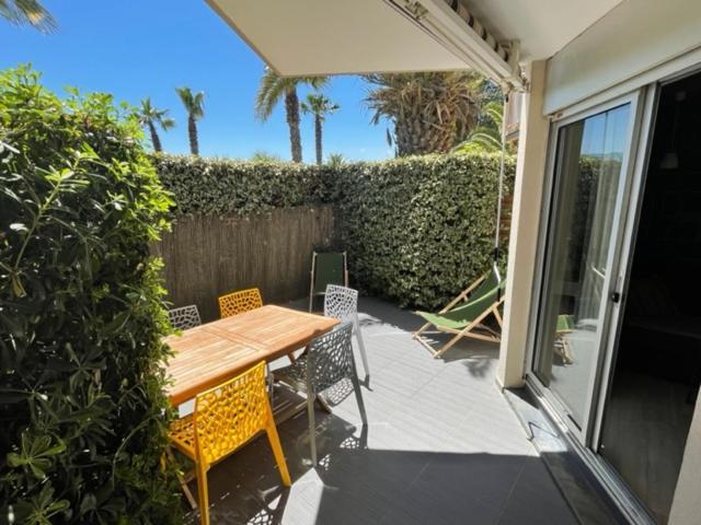 圣西普里安Rez De Jardin + Terrasse Piscine Et Acces Direct Plage公寓 外观 照片