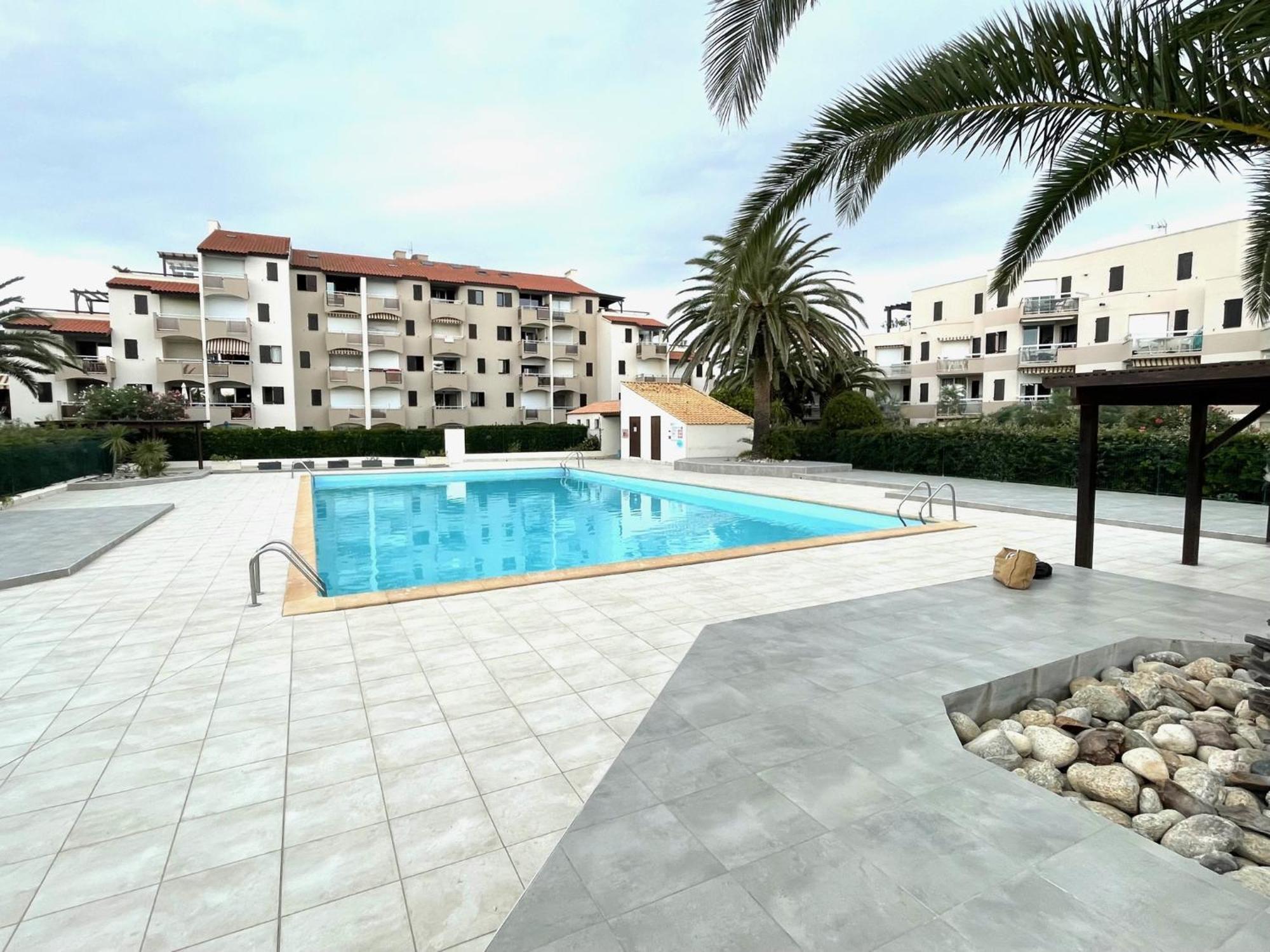 圣西普里安Rez De Jardin + Terrasse Piscine Et Acces Direct Plage公寓 外观 照片